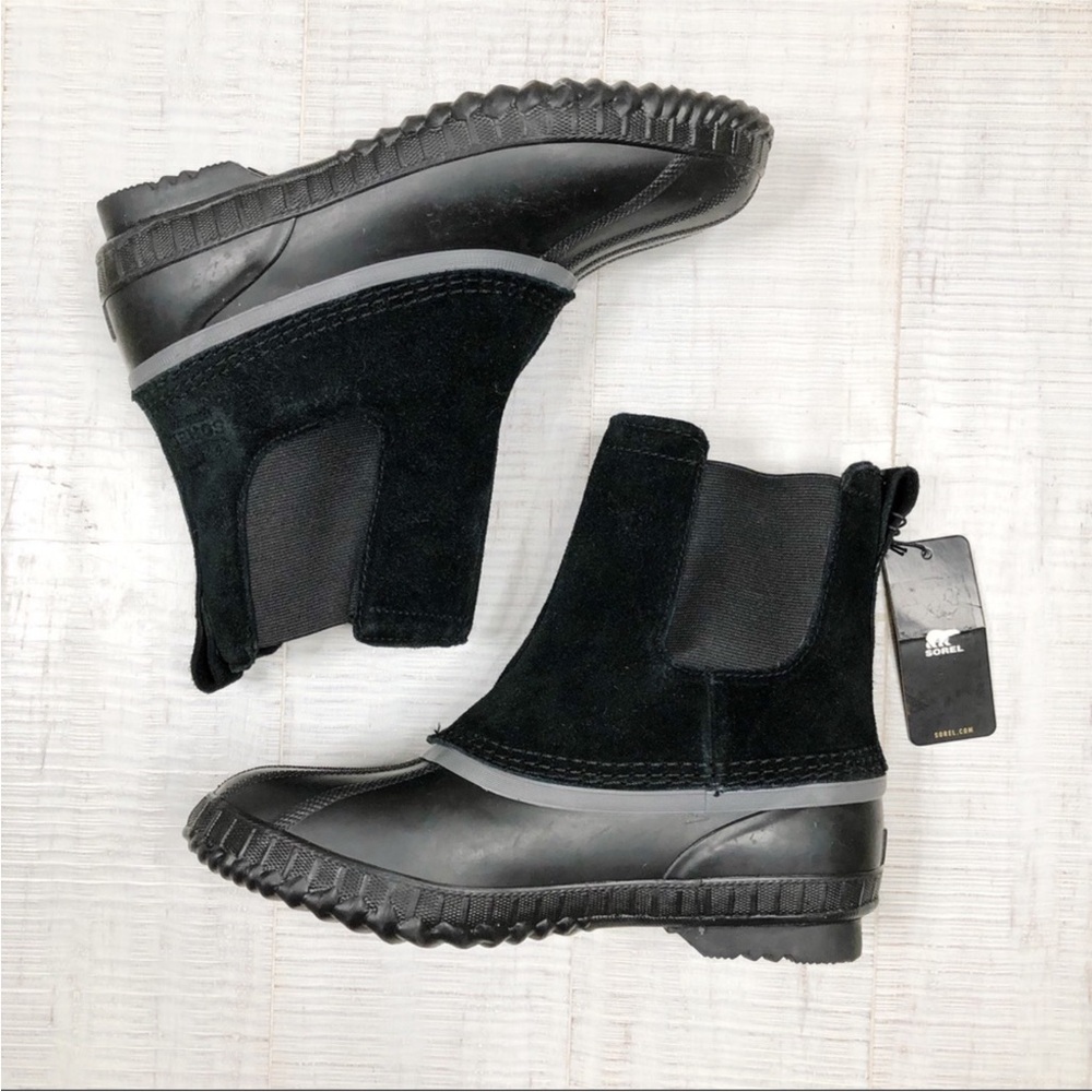 NWT Sorel Youth Cheyanne II Chelsea Snow Boot. Warm Winter Waterproof Boot. 6Y